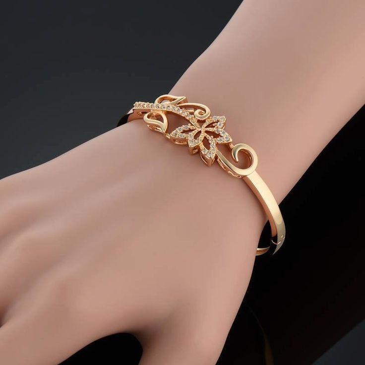 WOMEN GOLD BRACELET