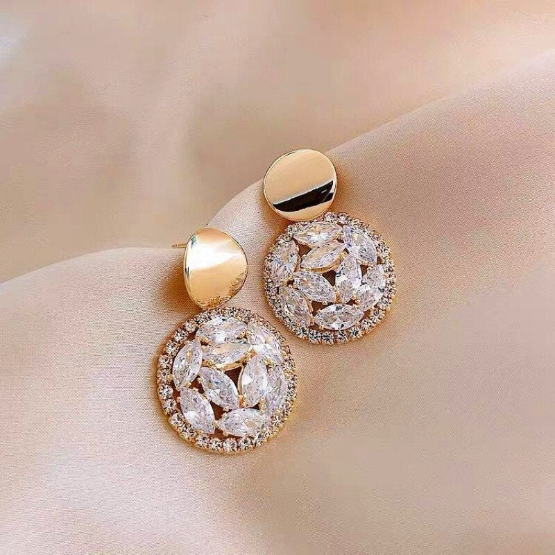 WOMEN GOLD EARRING