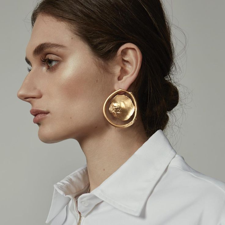 WOMEN GOLD EARRING