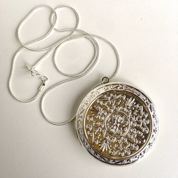 WOMEN SLIVER PENDANT